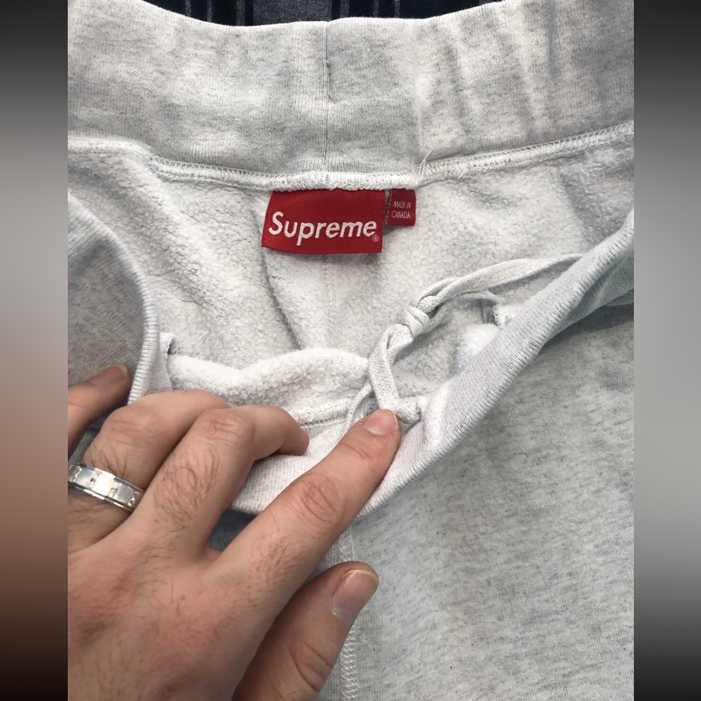 Supreme - Picture 3 of 9